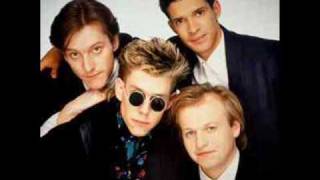 Video voorbeeld van "Level 42 - Something About You"