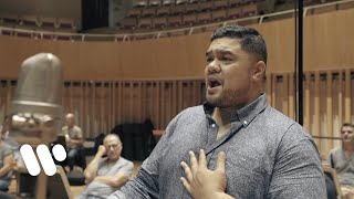 Pene Pati sings \