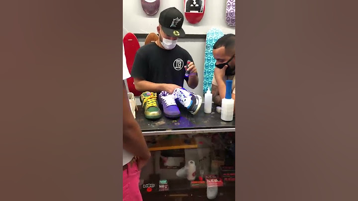 RESELLER TRYING TO SELL FAKE SHOES