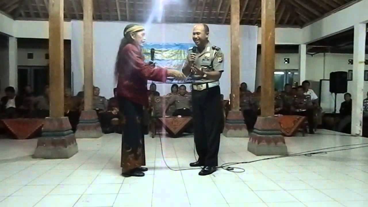 LAWAK : MBAH BARDI VS AIPTU SUMARNO. - YouTube