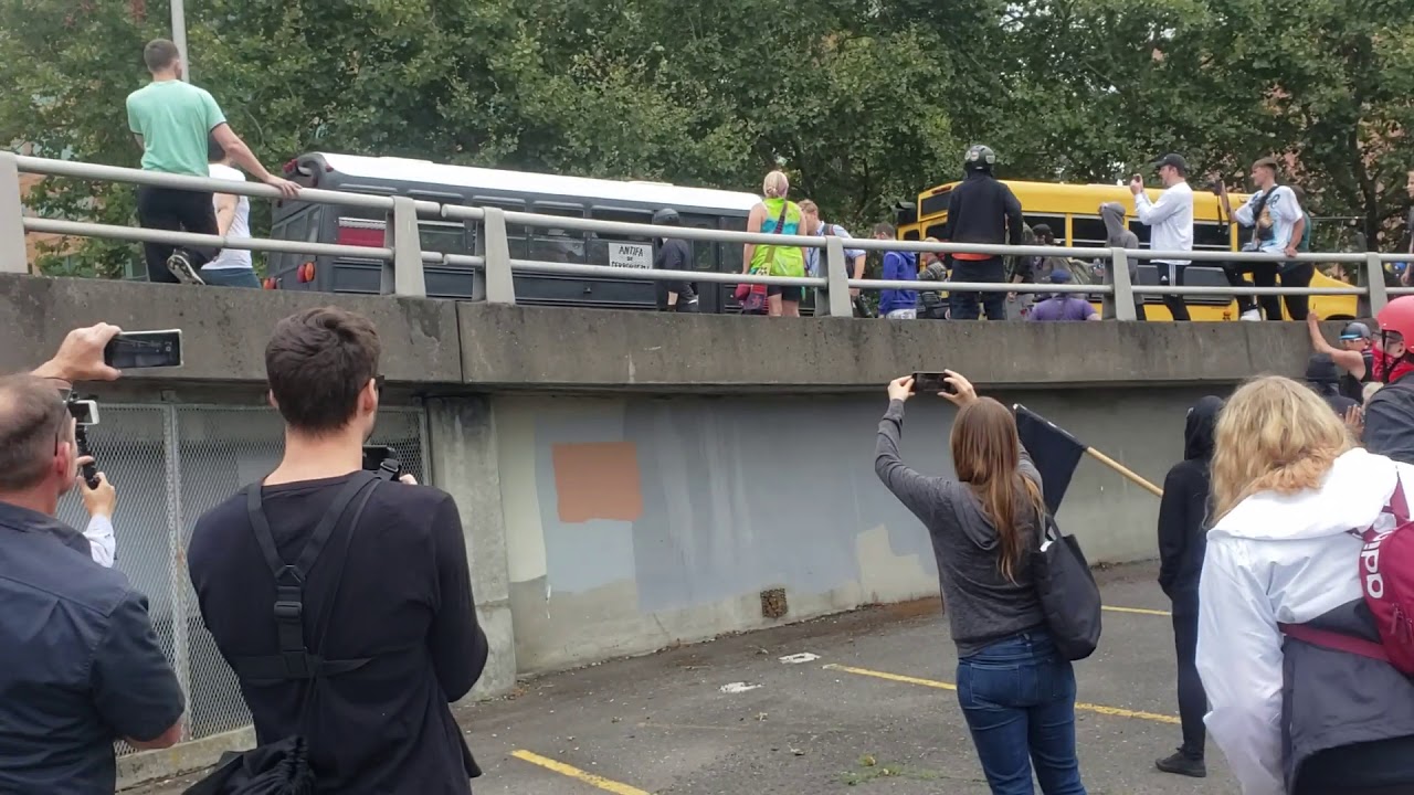 1 Hammer 1 Antifa Mob Chase A Closer Look At Portland S Viral Protest Moments Oregonlive Com