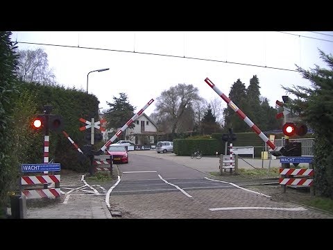 Spoorwegovergang Soest // Dutch railroad crossing