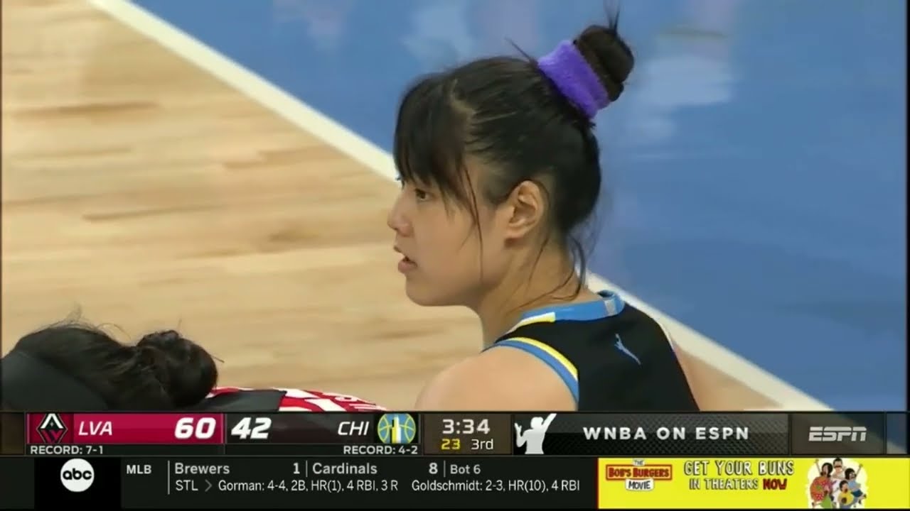 WNBA debut of Li Yueru - YouTube