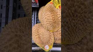 LOVE OR HATE IT SWEET SOUTHEAST ASIAN FRUIT SATISFYING #short #fruits #durian #shortvideo