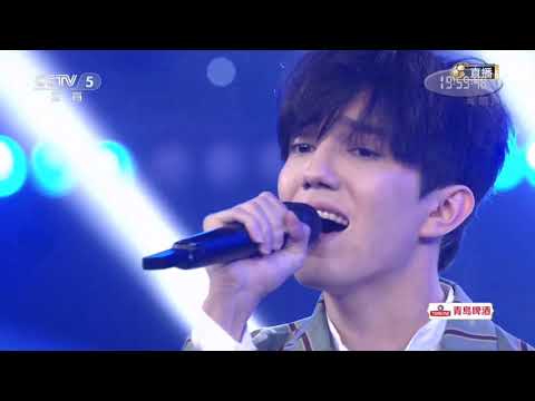 【Dimash/迪玛希/димаш】CCTV-5 2018 FIFA World Cup Program: Interview + Singing Screaming (English Sub)