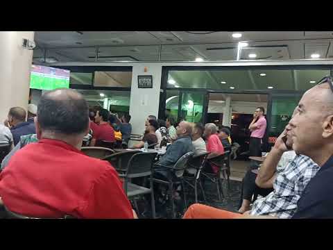 لحظة اعلان الحكم فيكتور ݣوميز نهاية المباراة بين الوداد البيضاوي و الاهلي المصري