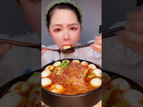 Video: Wo man bei Asiatique essen kann