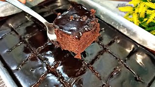   أسهل طريقة لعمل كيك شوكولاتة هشة غرقانة في صوص الشوكولاتة | Chocolate cake