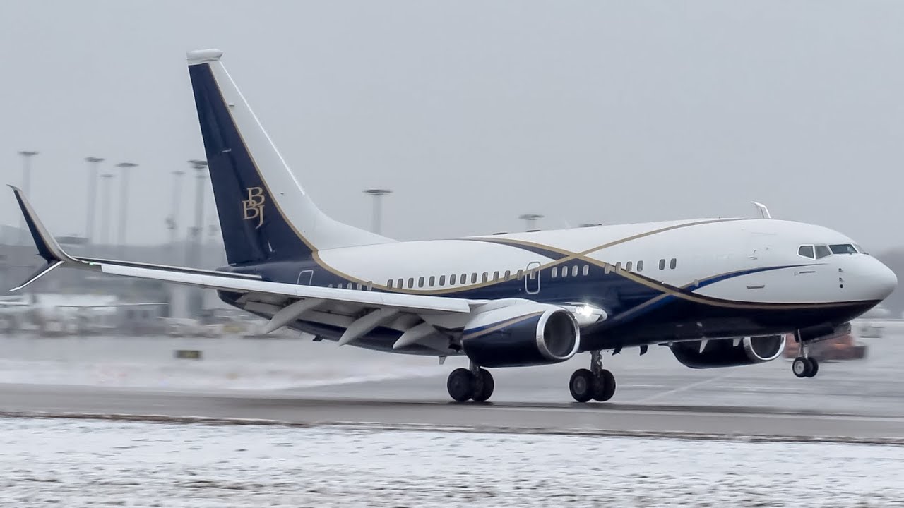 Boeing Corporate Boeing 737 700 Bbj B737 Landing Departing