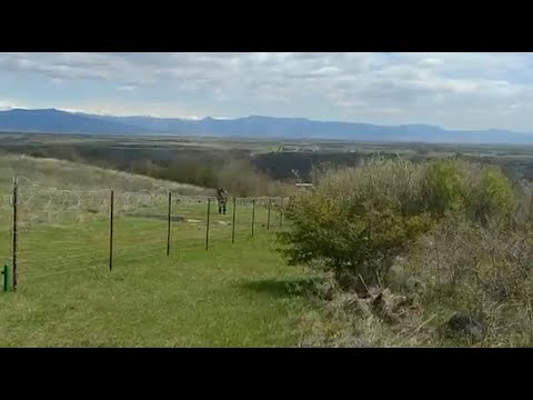 მავთულხლართები სასაფლაოებთან ახლოს | რუსები, სააღდგომოდ, მცოცავ ოკუპაციას სოფელ დვანთან განაგრძობენ