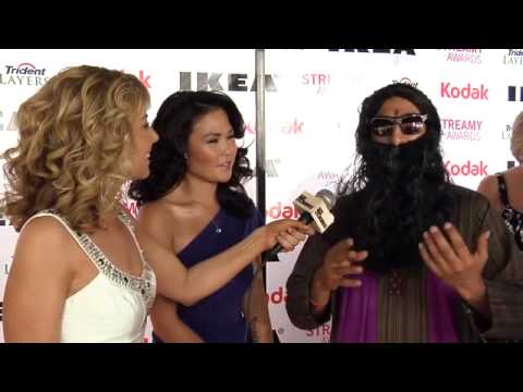 Guru Ji and Melissa Jun Rowley-2010 Streamy Awards...