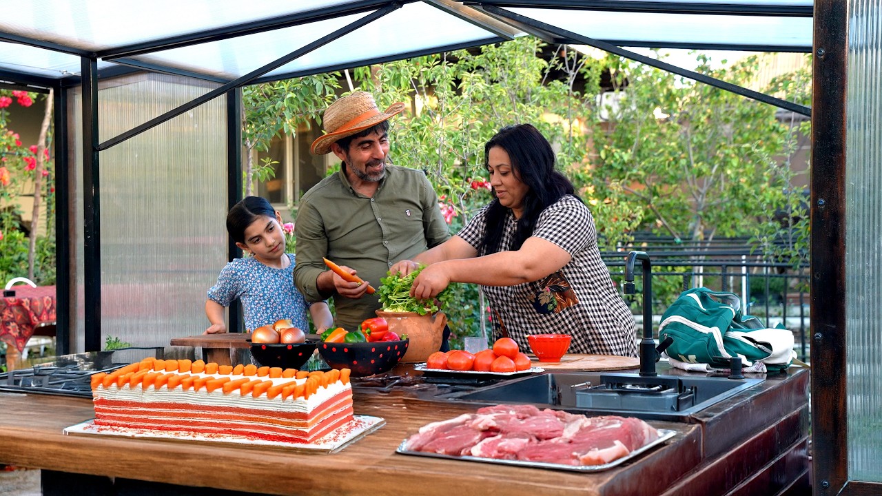 Семья в шоке от ужина мужа! Морковный пирог и мясной суп в глиняном горшочке на ужин