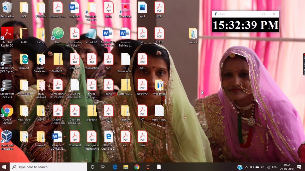 Digital clock with python - YouTube