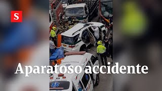 Aparatoso accidente entre bus de TransMilenio y carro de Policía deja varios heridos | Videos Semana screenshot 3