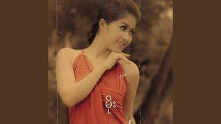 Video thumbnail of "Tay Chit Thu - မိုး"