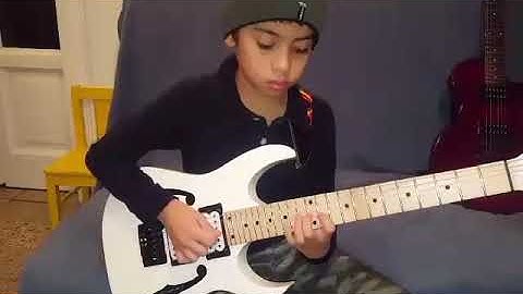 D Mixolydian scale ( 3 notes per string/slow motion)