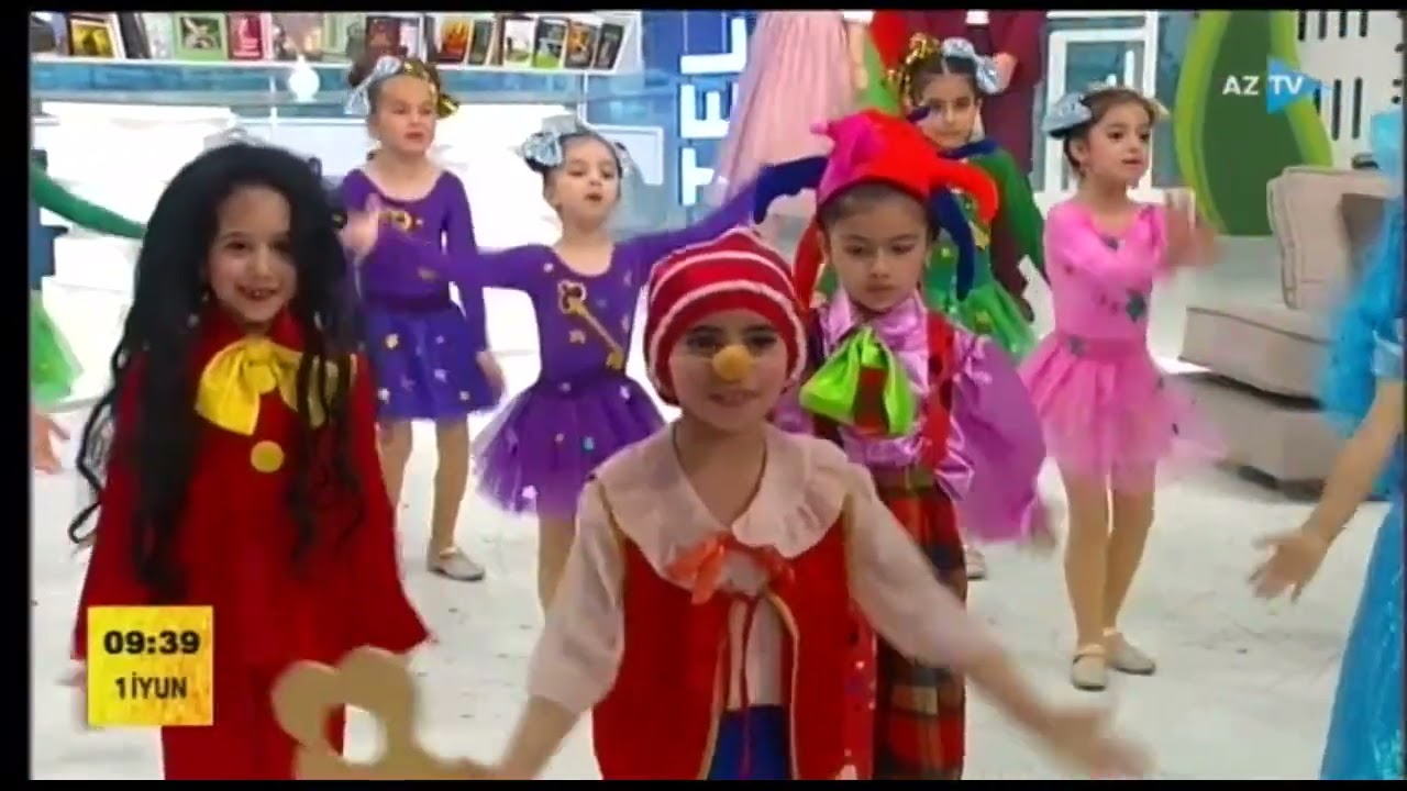 ”Asiman” rəqs qrupu ifa etdi, aparıcılar da oynadılar