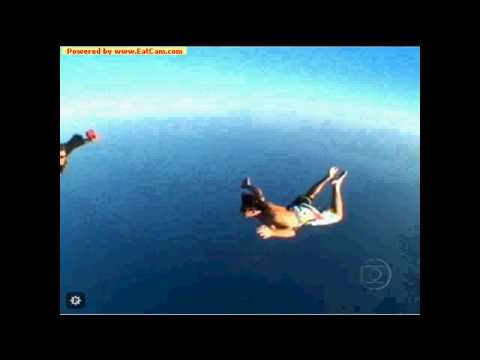 Salto Sem Para-quedas!  Sabiá faz salto sem para-quedas