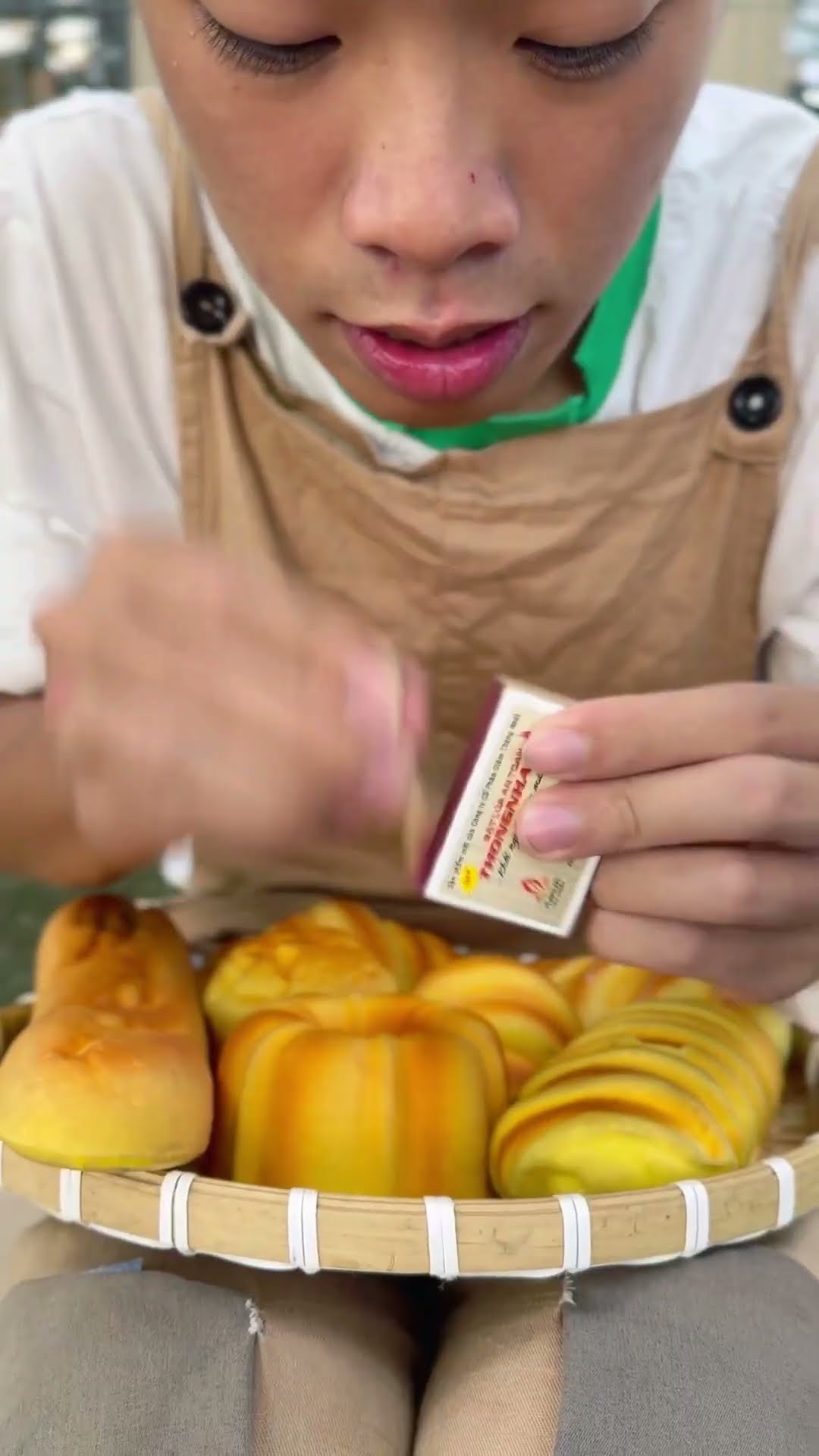 LNF - Cậu bé bán diêm và 3 que diêm || The boy sells matches and 3 matchsticks #shorts