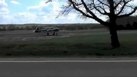 YAMAHA V-STAR 1300 vs AIRPLANE takeoff