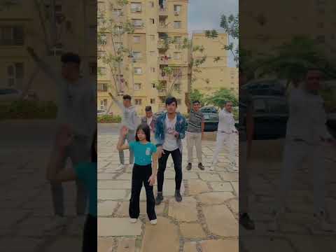 بيعمل كدا هو