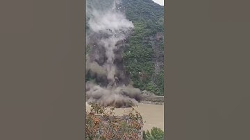 Breaking News! Deadly Landslide Hits Shiyan, Hubei, China – Rescue Operations Underway!
