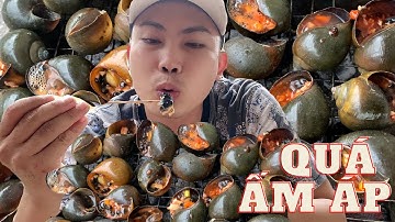 Lê Minh - Ăn Ốc Bươu Đen Nướng Tiêu Khi Trời Mưa Quá Ấm Áp | Eat Grilled Snails with Pepper