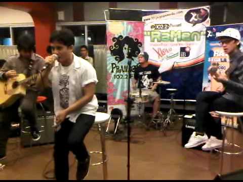 Royal Ego - 'Dia' Live Acoustic @ Ramen Prambors Jakarta.3GP