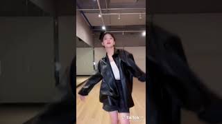 Everglow Yiren Dance To Money Of Lisa