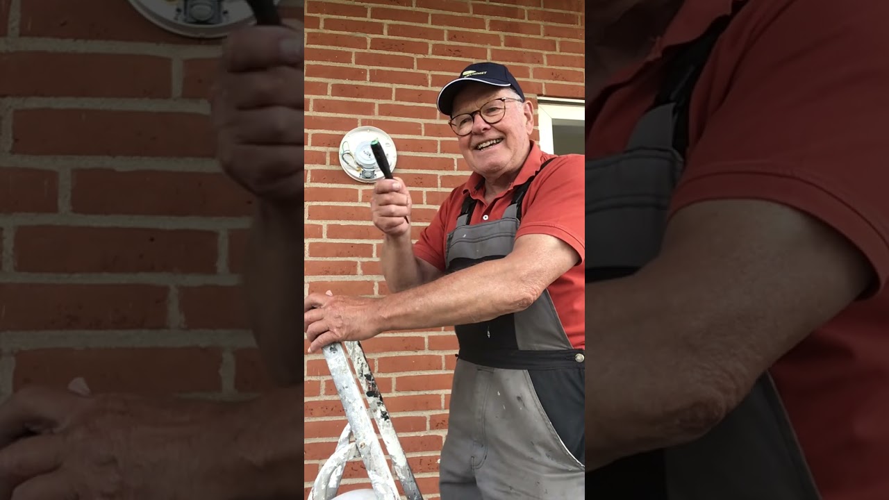 152) En hurtig, forvirret og meget glemsom elektriker