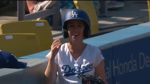 Dodgers ball girl tackles fan that ran on field during Angels and Dodgers game