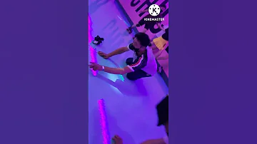 헐 롤러타다 바퀴가 빠졌네요 롤러장 롤러스케이트 운동 Rollerskating 추억 삼성갤럭시 다이어트 몸짱 Diet 가을 Shorts 