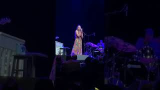 Colbie Caillat Show Clips
