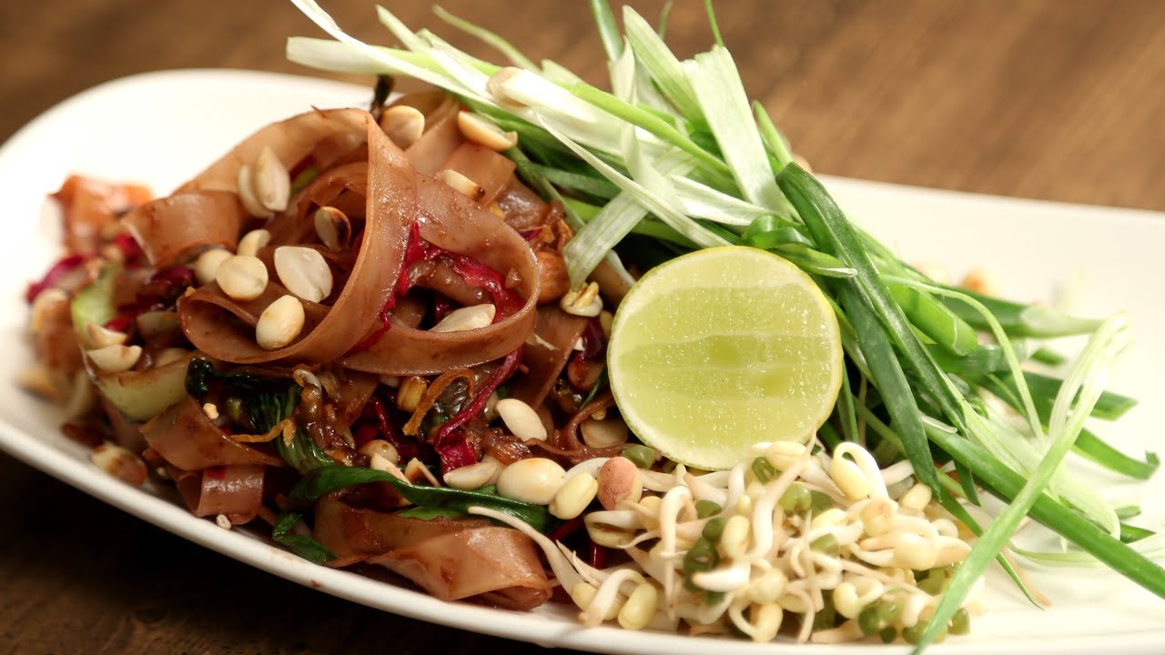 Pad Thai Noodles | Popular Thai Food Recipe | The Bombay Chef - Varun Inamdar | Rajshri Food