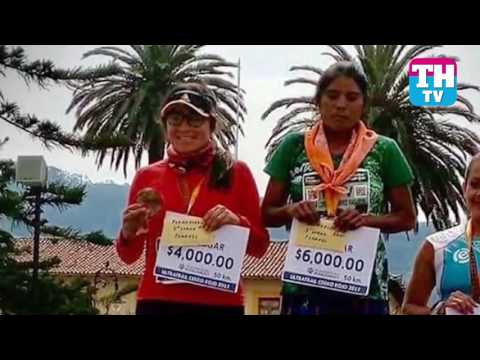 Video: Pelari Lorena Ramirez Raramuri Memenangi Tempat Ketiga Dalam Maraton Ultra Di Sepanyol