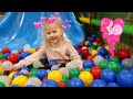 Катя на детской площадке FUN JAMP. Видео для детей.