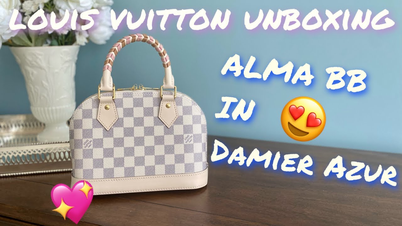 WHAT'S IN MY BAG  LOUIS VUITTON ALMA BB DAMIER AZUR 😍 ! 
