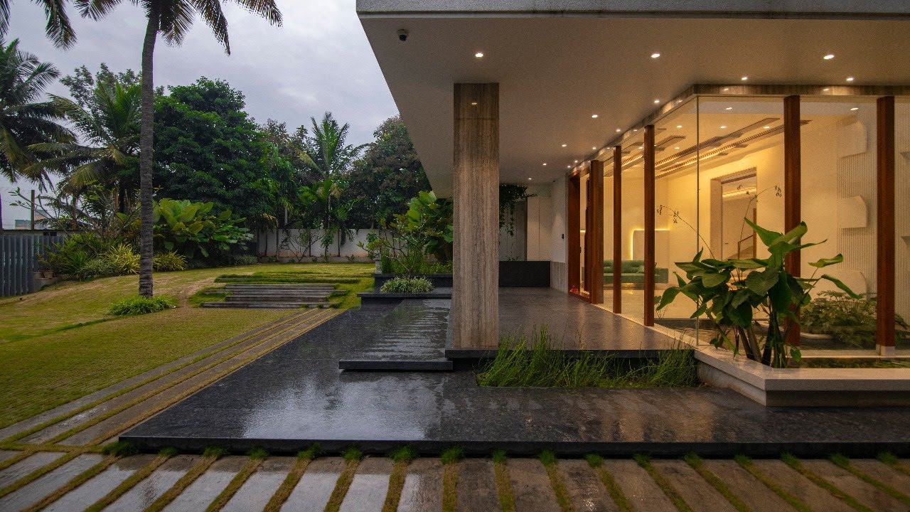 Exploring the Architecture of a Contemporary Style Mansion | Studio 69 Architects