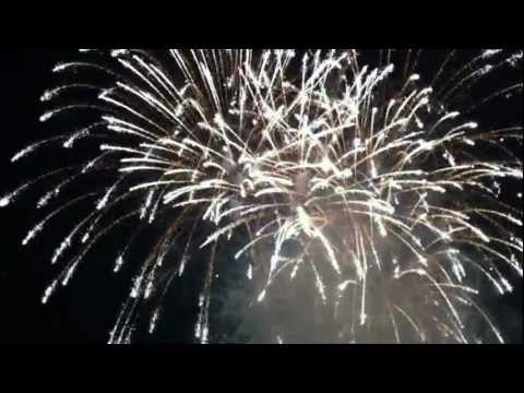 Marina Bay 2012 Countdown Fireworks Display! Singapore (HD)