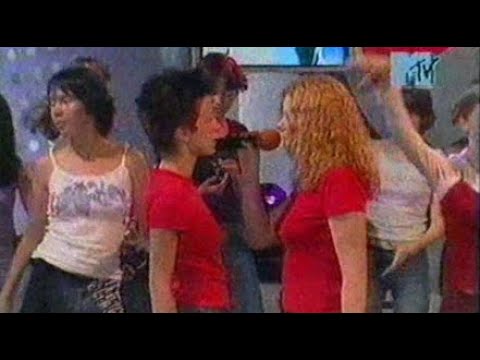 Тотальное шоу. Тотальное шоу MTV. Тотальный шоу 2002. Тотальное шоу на МТВ 2004. Группа тату простые движения.