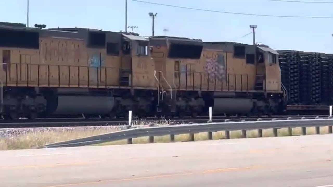 The Sunday Train 🚂 Show Grand Prairie union Pacific Trains Stack Cars Arlington, Texas 🇨🇱 YouTube