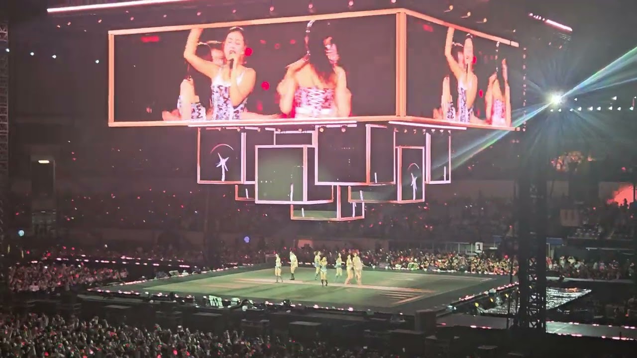 TWICE トゥワイス 트와이스 - 「Feel Special」&「ONE SPARK」 live  || 251025 Kuala Lumpur, KL, Malaysia