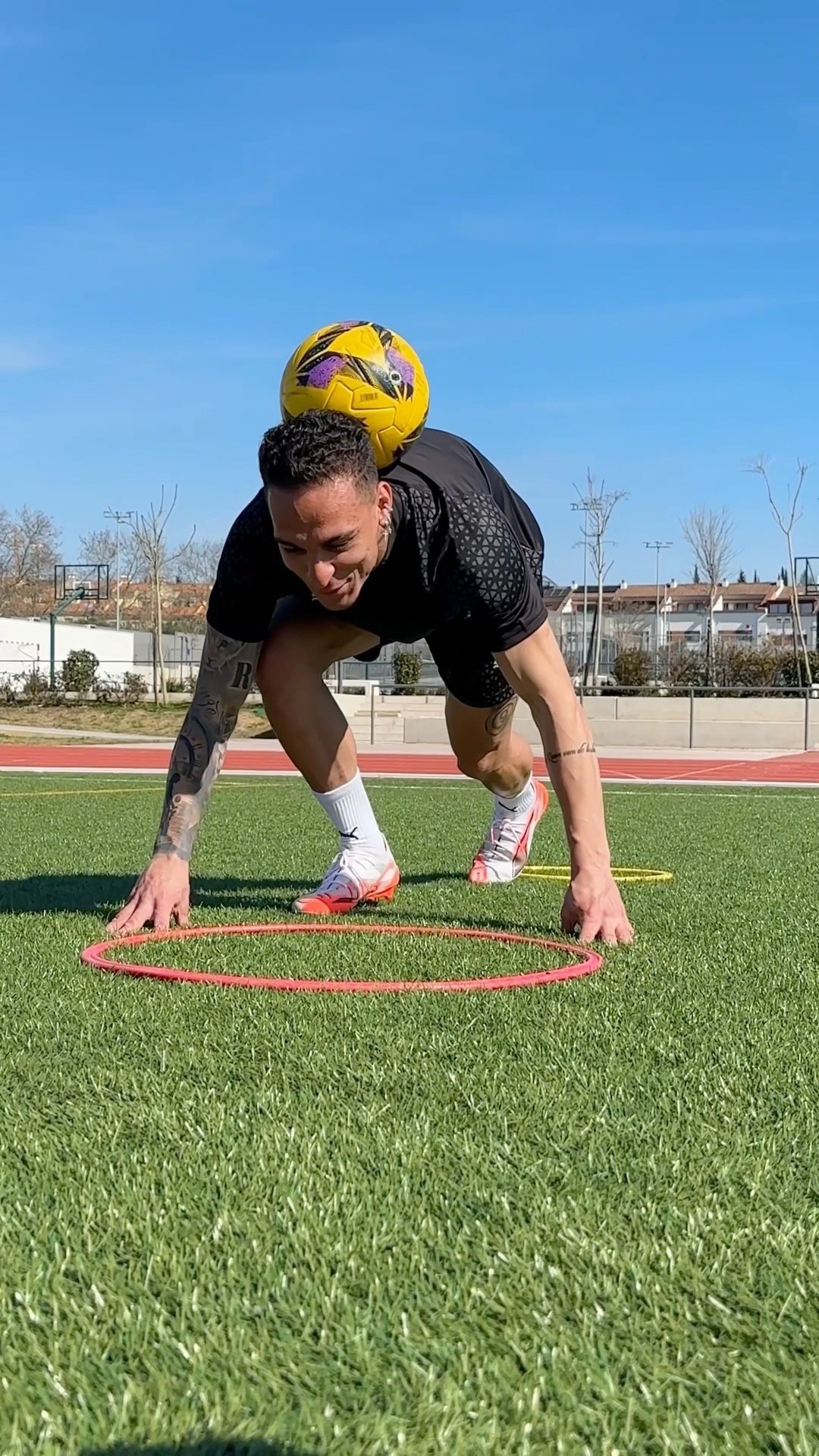 Ball control challenge w/ ANTONY vs. @javifreestyle ?⚽️