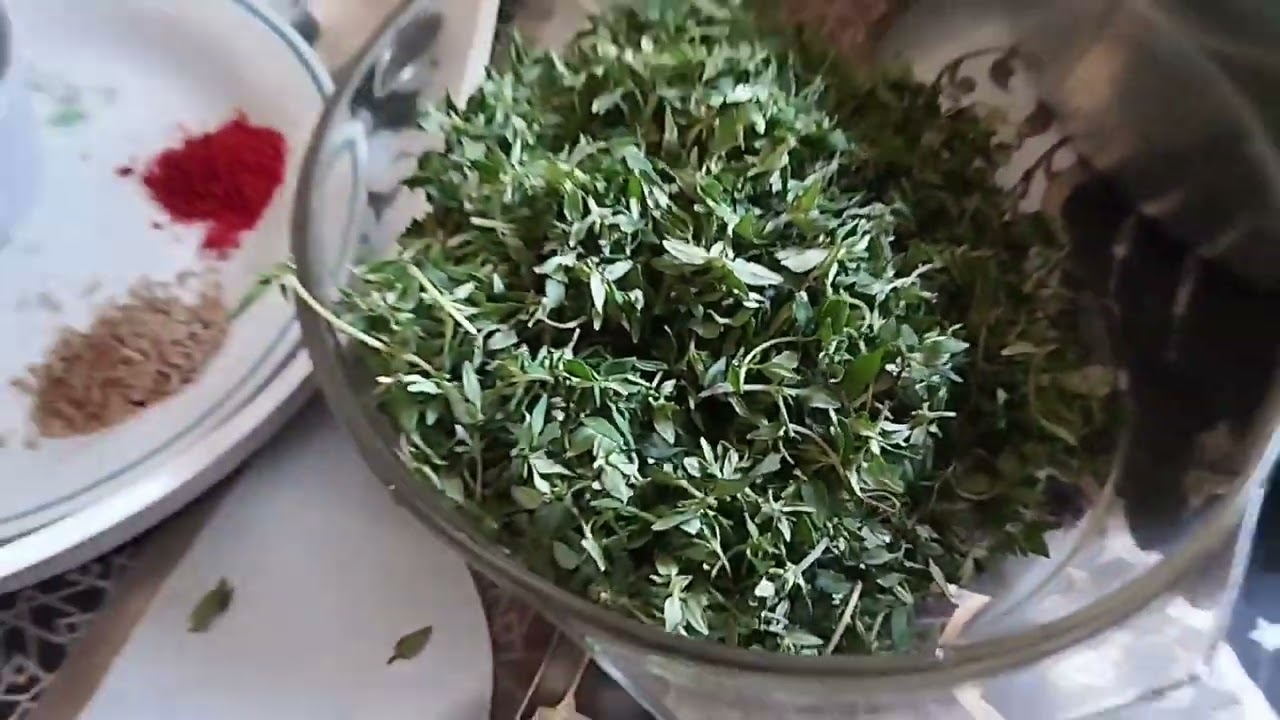 قطفت زعتر اخضر من مزراعتنا #وساويت اطيب سلطه زعتر اخضر 🌿