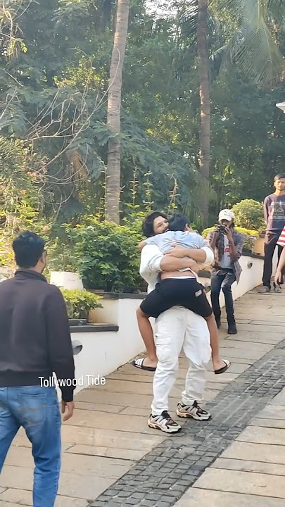 Allu Arjun meeting brother Allu Sirish and Allu Ayaan #alluarjun #allusirish #alluayaan