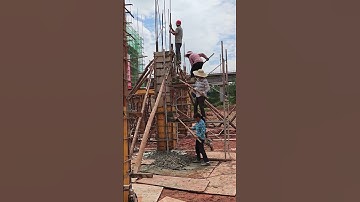 The process of pouring concrete into the columns. Good way to improve work efficiency