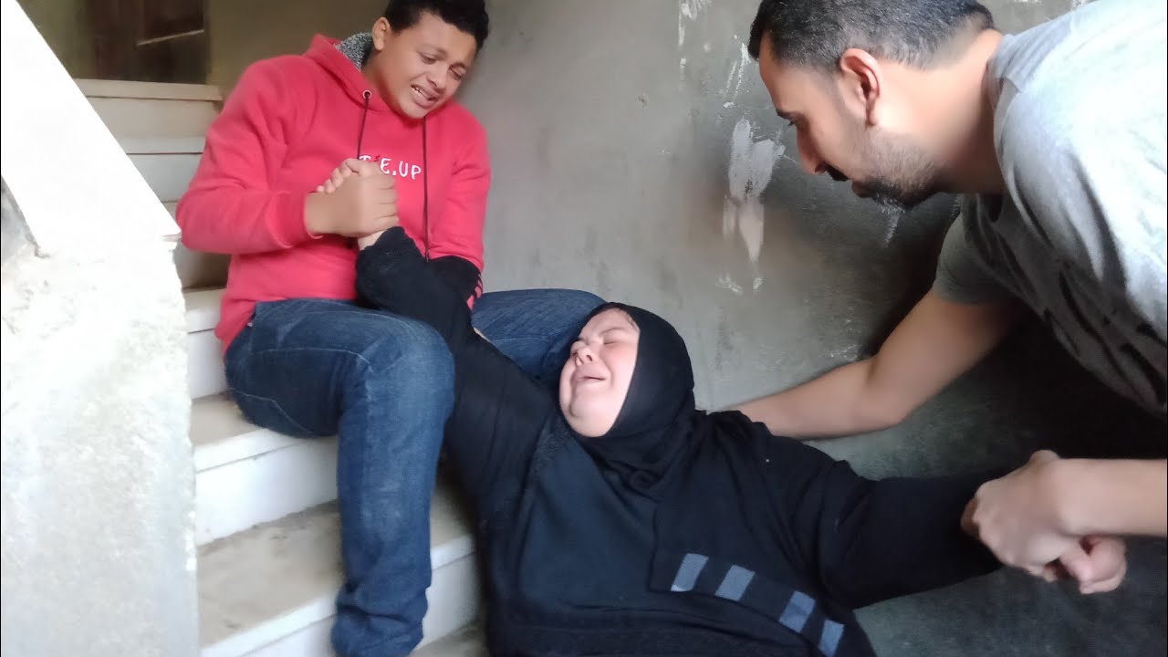 اول مقلب شيلني يا مازن هموت انتي عايز ونش ياأم جني