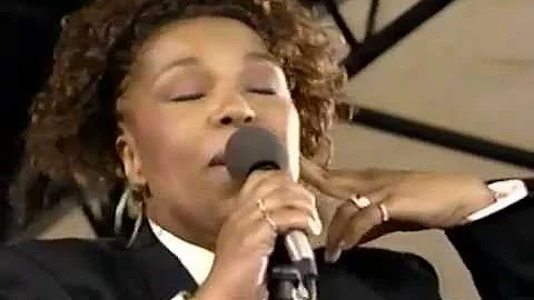 Roberta Flack - Oasis - 8/16/1992 - Newport Jazz F...