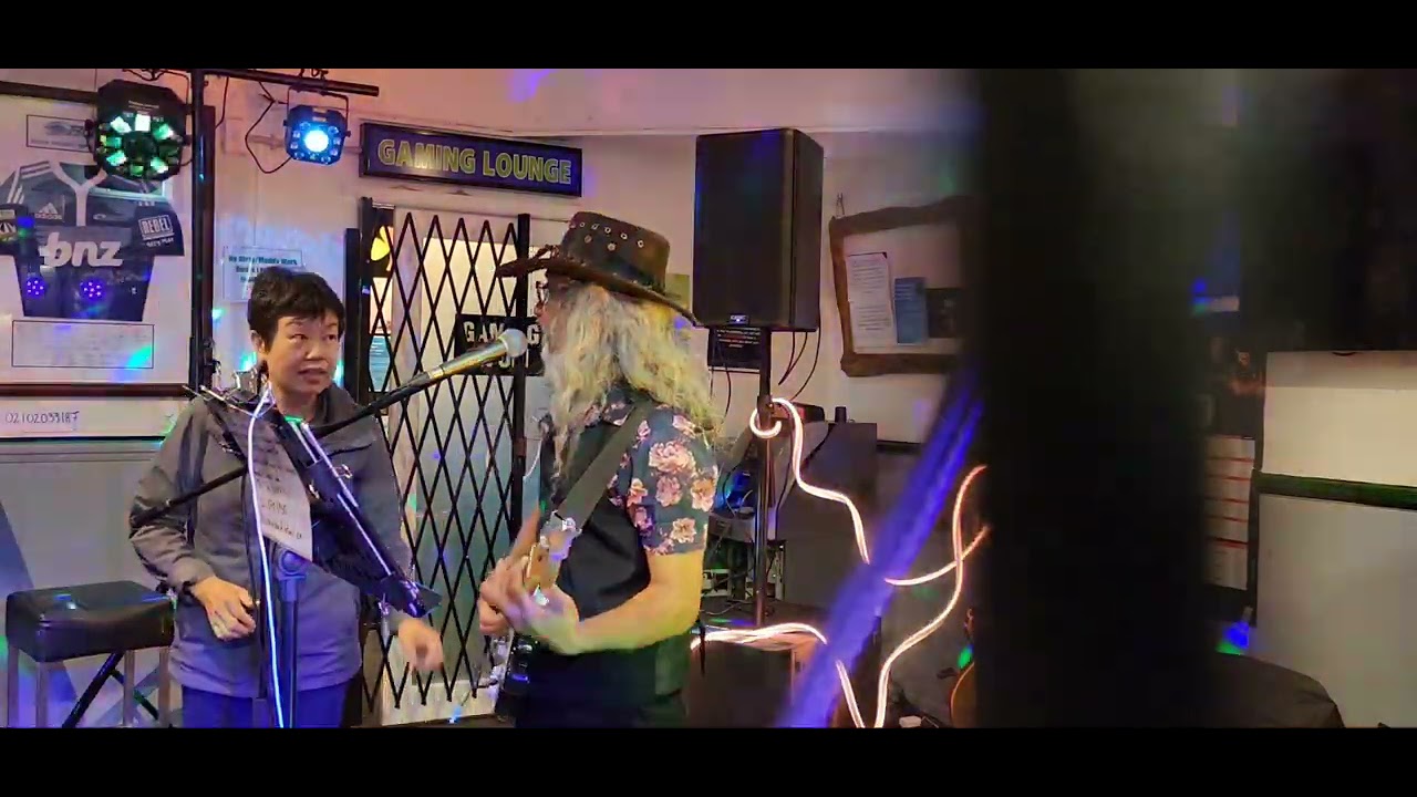 Rain from Dragon- Cover by Tevita Napa'a at Muldoon's Bar, Orewa,AK,NZ, 24/1/26.