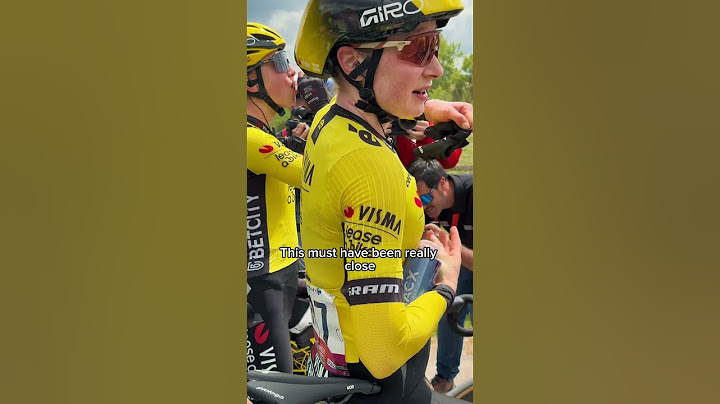 Marianne Vos waiting for the photo-finish at La Vuelta Femenina